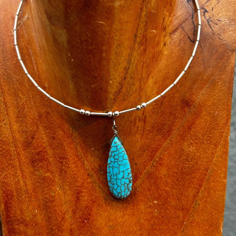 Turquoise Teardrop Pendant Choker Necklace - Silver